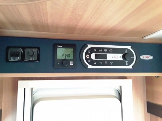                         LMC Grand Breezer 2,3 Diesel "A834 G" FV 23% - zdjęcie 13
                        