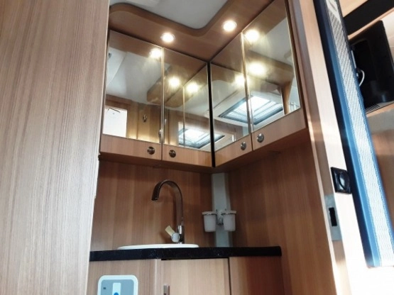                         LMC Grand Breezer 2,3 Diesel "A834 G" FV 23% - zdjęcie 18
                        