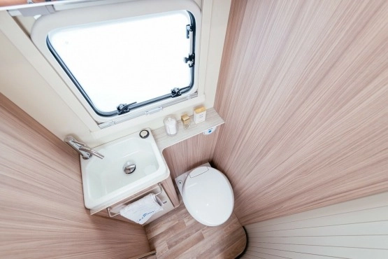                         kamper AHORN CANADA TE 2021 5os. półintegra Renault Master - zdjęcie 10
                        