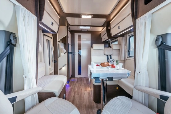                         kamper AHORN ALASKA AE 2021 4os. półintegra Renault Master - zdjęcie 2
                        