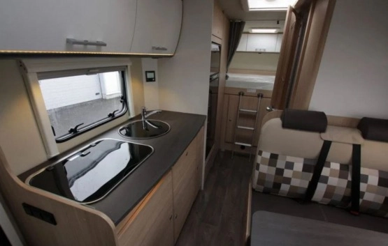                         Kamper Sunlight A70 - zdjęcie 10
                        