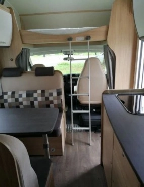                         Kamper Sunlight A70 - zdjęcie 13
                        