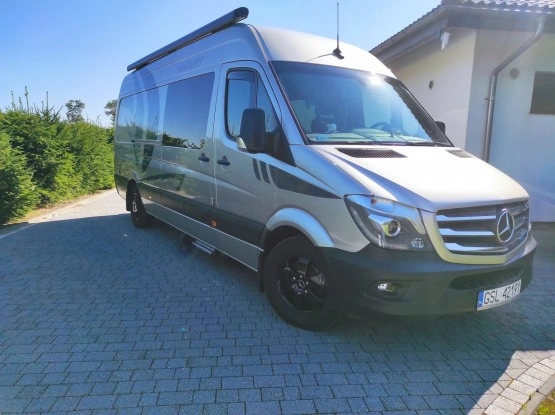                         Piękny kamper Sprinter 319 -pełen serwis - zdjęcie 7
                        