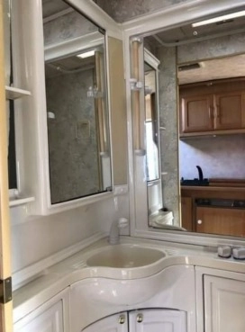                         Elddis Cyclone EX2000, rok 2002 - zdjęcie 2
                        