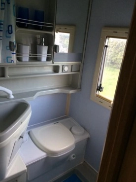                         Kamper Fendt Peugeot - zdjęcie 7
                        