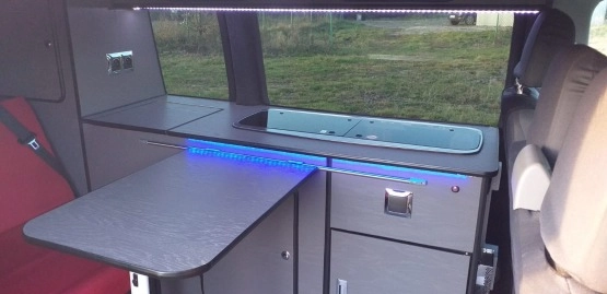                         VW transporter T5 kamper - zdjęcie 17
                        