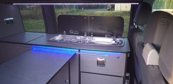                         VW transporter T5 kamper - zdjęcie 9
                        