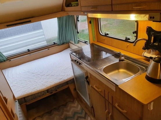                         Przyczepa kempingowa Beyerland Vitesse 400 CT - zdjęcie 2
                        