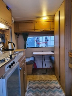                         Przyczepa kempingowa Beyerland Vitesse 400 CT - zdjęcie 7
                        