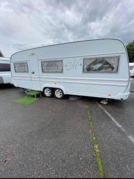                         Tabbert Majestat rok 2013 - odbiór z Francji - zdjęcie 1
                        