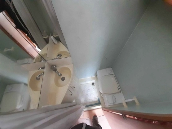                         Swift Charisma 570 z 2004 r. - zdjęcie 3
                        