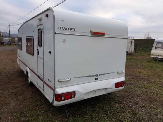                         Swift Charisma 570 z 2004 r. - zdjęcie 5
                        
