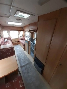                         Swift Charisma 570 z 2004 r. - zdjęcie 7
                        