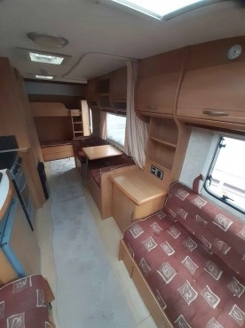                         Swift Charisma 570 z 2004 r. - zdjęcie 8
                        