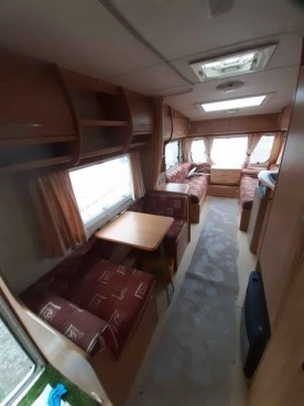                         Swift Charisma 570 z 2004 r. - zdjęcie 9
                        