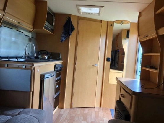                         Przyczepa Elddis Hurricane 2010 - zdjęcie 10
                        