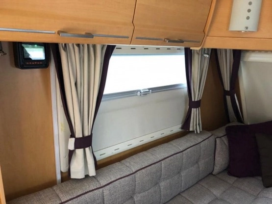                         Przyczepa Elddis Hurricane 2010 - zdjęcie 12
                        