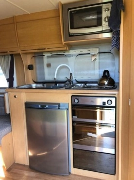                         Przyczepa Elddis Hurricane 2010 - zdjęcie 8
                        