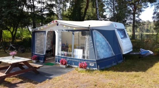                         Przyczepa kempingowa Burstner 420 TN 4 osob. z łazienką - DMC 1100kg - zdjęcie 10
                        