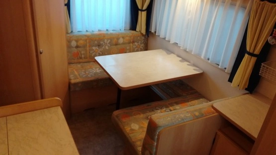                         Przyczepa kempingowa Burstner 420 TN 4 osob. z łazienką - DMC 1100kg - zdjęcie 16
                        