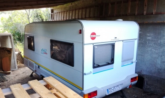                         Przyczepa kempingowa Burstner 420 TN 4 osob. z łazienką - DMC 1100kg - zdjęcie 18
                        