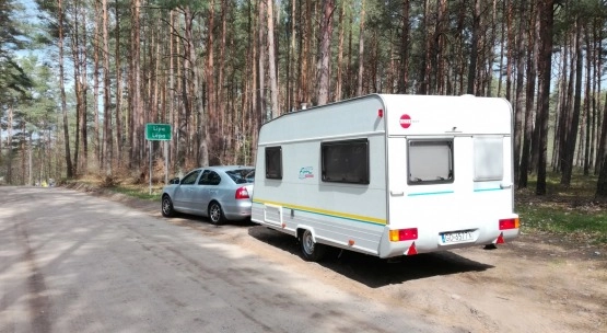                         Przyczepa kempingowa Burstner 420 TN 4 osob. z łazienką - DMC 1100kg - zdjęcie 19
                        