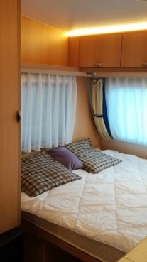                         Przyczepa kempingowa Burstner 420 TN 4 osob. z łazienką - DMC 1100kg - zdjęcie 7
                        