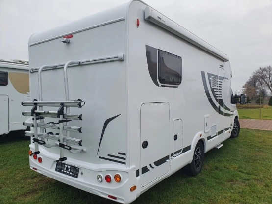                         Kamper Knaus 700 EB 2020 wersja zimowa z piekarnikiem i opuszczanym łóżkiem - zdjęcie 8
                        