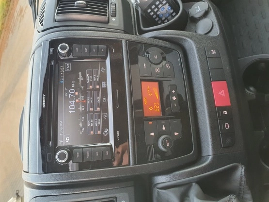                         Kamper Knaus 700 EB 2020 wersja zimowa z piekarnikiem i opuszczanym łóżkiem - zdjęcie 9
                        