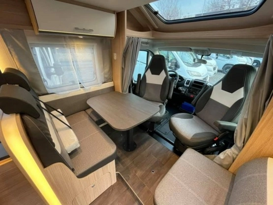                         Sunlight T68 Nowy Fiat Ducato 2.3 140 KM - zdjęcie 20
                        