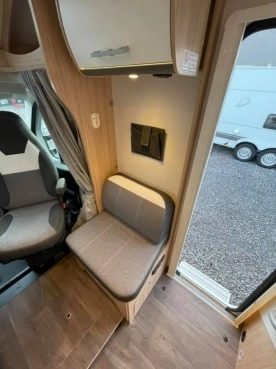                         Sunlight T68 Nowy Fiat Ducato 2.3 140 KM - zdjęcie 23
                        