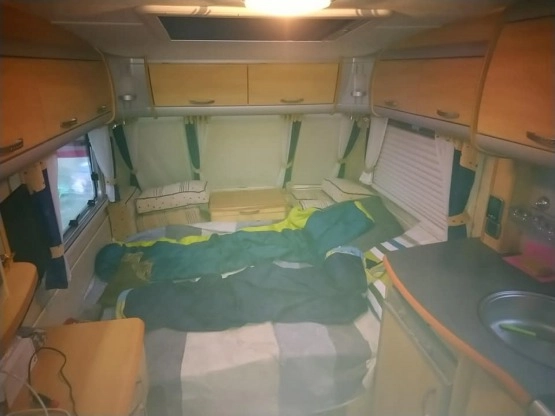                         Przyczepa kempingowa Sterling Topaz Eccles 2005 r. - zdjęcie 2
                        