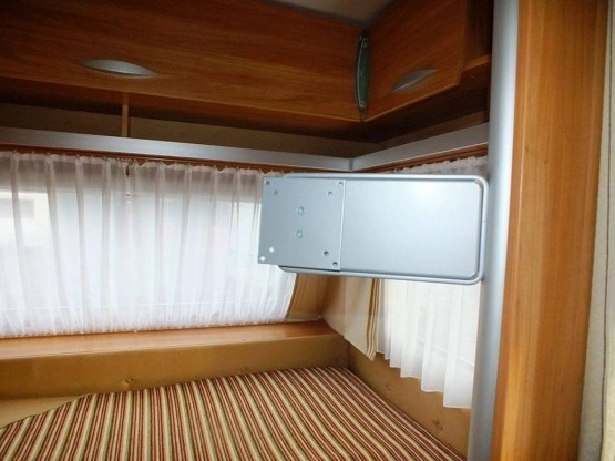                         Burstner Flipper 435 TS z 2007 r. - zdjęcie 18
                        