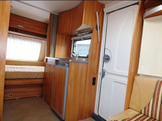                         Burstner Flipper 435 TS z 2007 r. - zdjęcie 9
                        