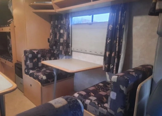                         Ford Chausson - zdjęcie 16
                        