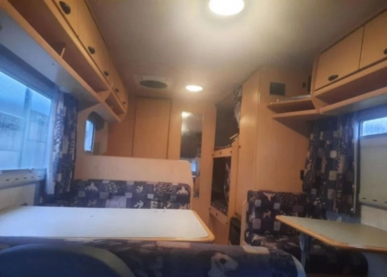                         Ford Chausson - zdjęcie 17
                        