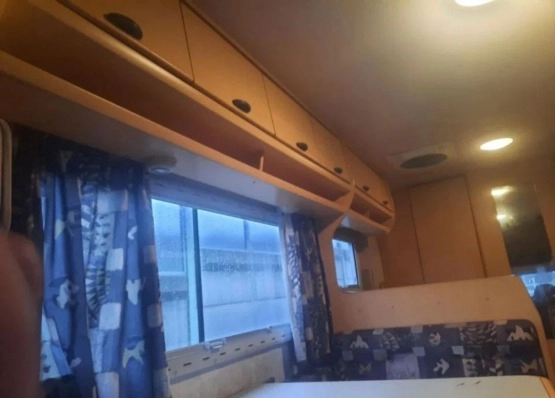                         Ford Chausson - zdjęcie 19
                        