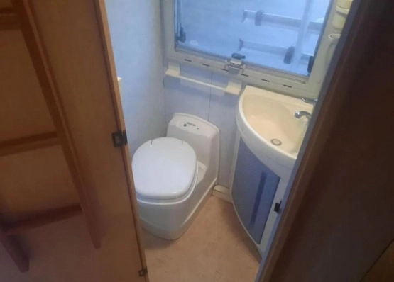                         Ford Chausson - zdjęcie 20
                        