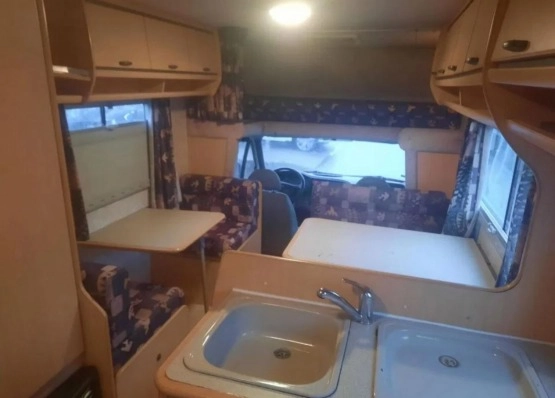                         Ford Chausson - zdjęcie 31
                        