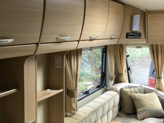                         ABBEY 470 FreeStyle z 2008 roku z MOVEREM i kompletnym namiotem - zdjęcie 11
                        