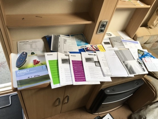                         ABBEY 470 FreeStyle z 2008 roku z MOVEREM i kompletnym namiotem - zdjęcie 5
                        