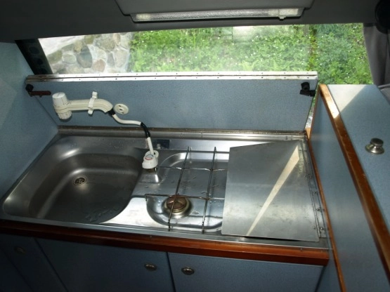                         Sprzedam Kamper VW T4 Karmann Karuso - zdjęcie 10
                        