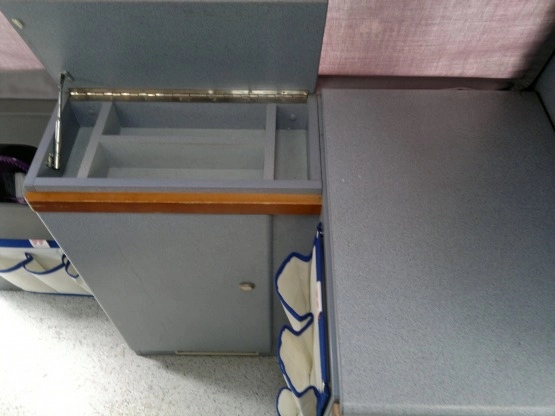                         Sprzedam Kamper VW T4 Karmann Karuso - zdjęcie 12
                        