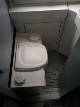                         Sprzedam Kamper VW T4 Karmann Karuso - zdjęcie 13
                        