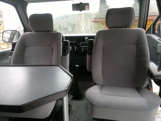                         Sprzedam Kamper VW T4 Karmann Karuso - zdjęcie 15
                        