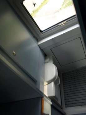                         Sprzedam Kamper VW T4 Karmann Karuso - zdjęcie 7
                        