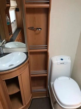                         Przyczepa kempingowa Compass Omega 524, 4/5 osobowa, zadbana, sucha - zdjęcie 15
                        