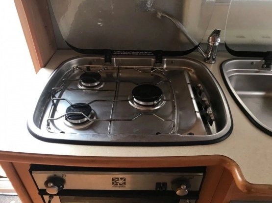                         Przyczepa kempingowa Compass Omega 524, 4/5 osobowa, zadbana, sucha - zdjęcie 23
                        