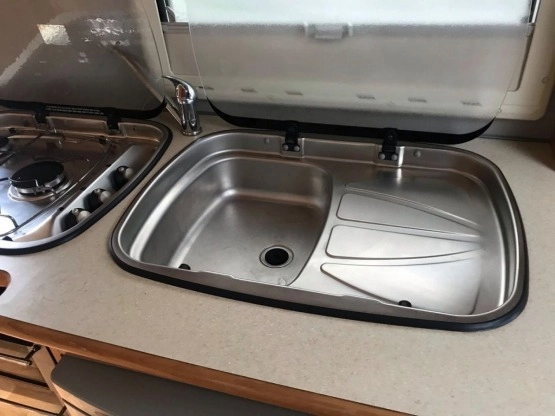                         Przyczepa kempingowa Compass Omega 524, 4/5 osobowa, zadbana, sucha - zdjęcie 3
                        