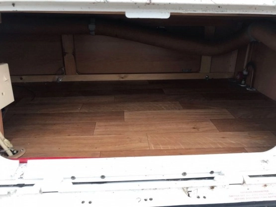                         Przyczepa kempingowa Compass Omega 524, 4/5 osobowa, zadbana, sucha - zdjęcie 4
                        